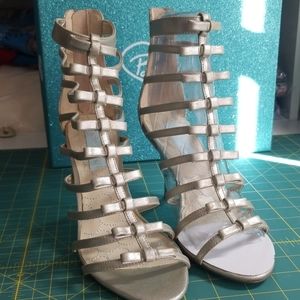 Multi bow strappy sandal with 3.5" heel